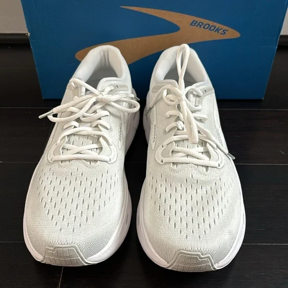 Brooks MEN’S GHOST MAX IN WHITE/OYSTER/METALLIC SILVER SZ 11.5 NEW IN BOX - Picture 3 of 11
